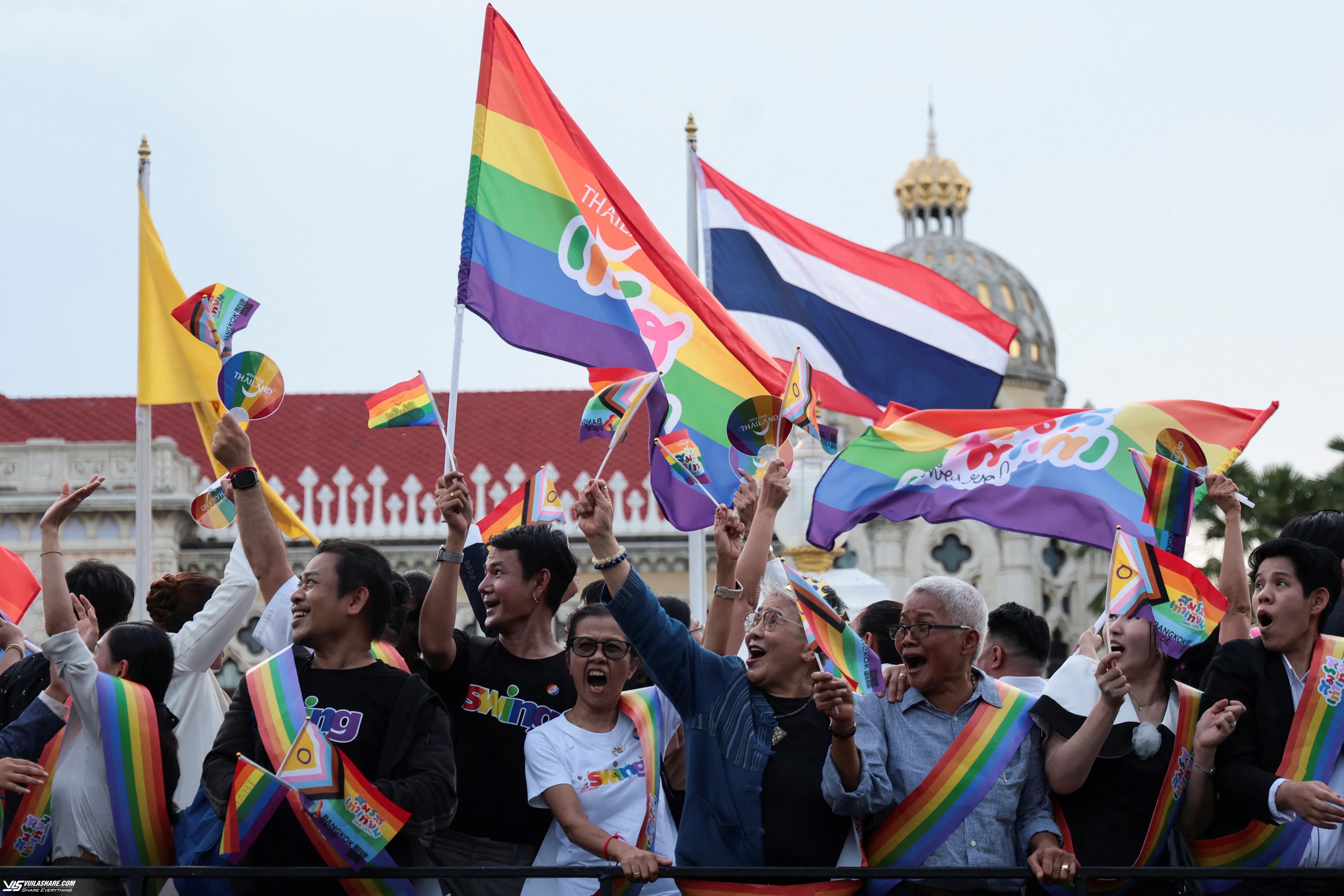 Thái Lan sắp thành nước Đông Nam Á đầu tiên công nhận hôn nhân đồng giới- Ảnh 1.