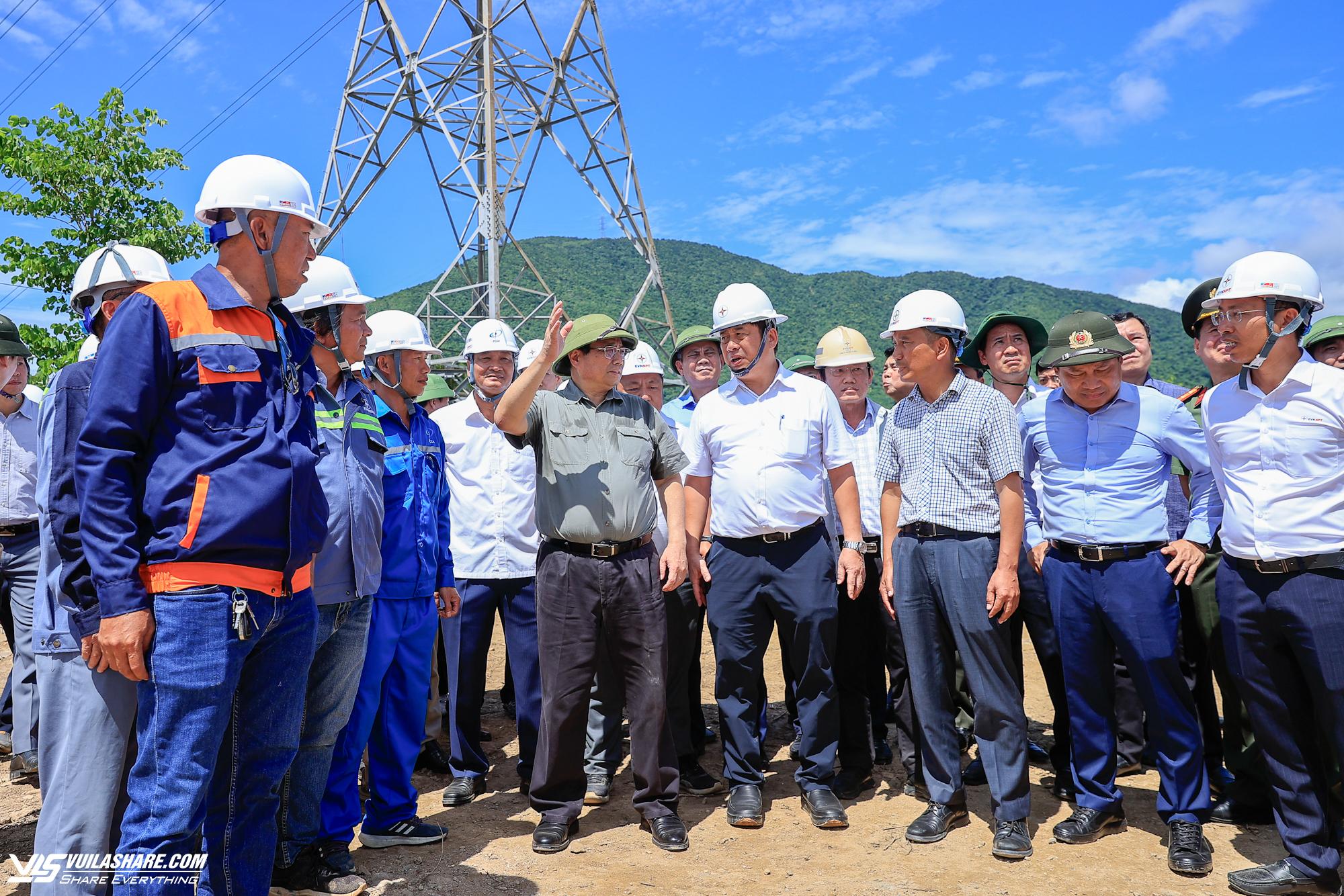 Thủ tướng biểu dương các đơn vị thi công đường dây 500 kV mạch 3- Ảnh 3.