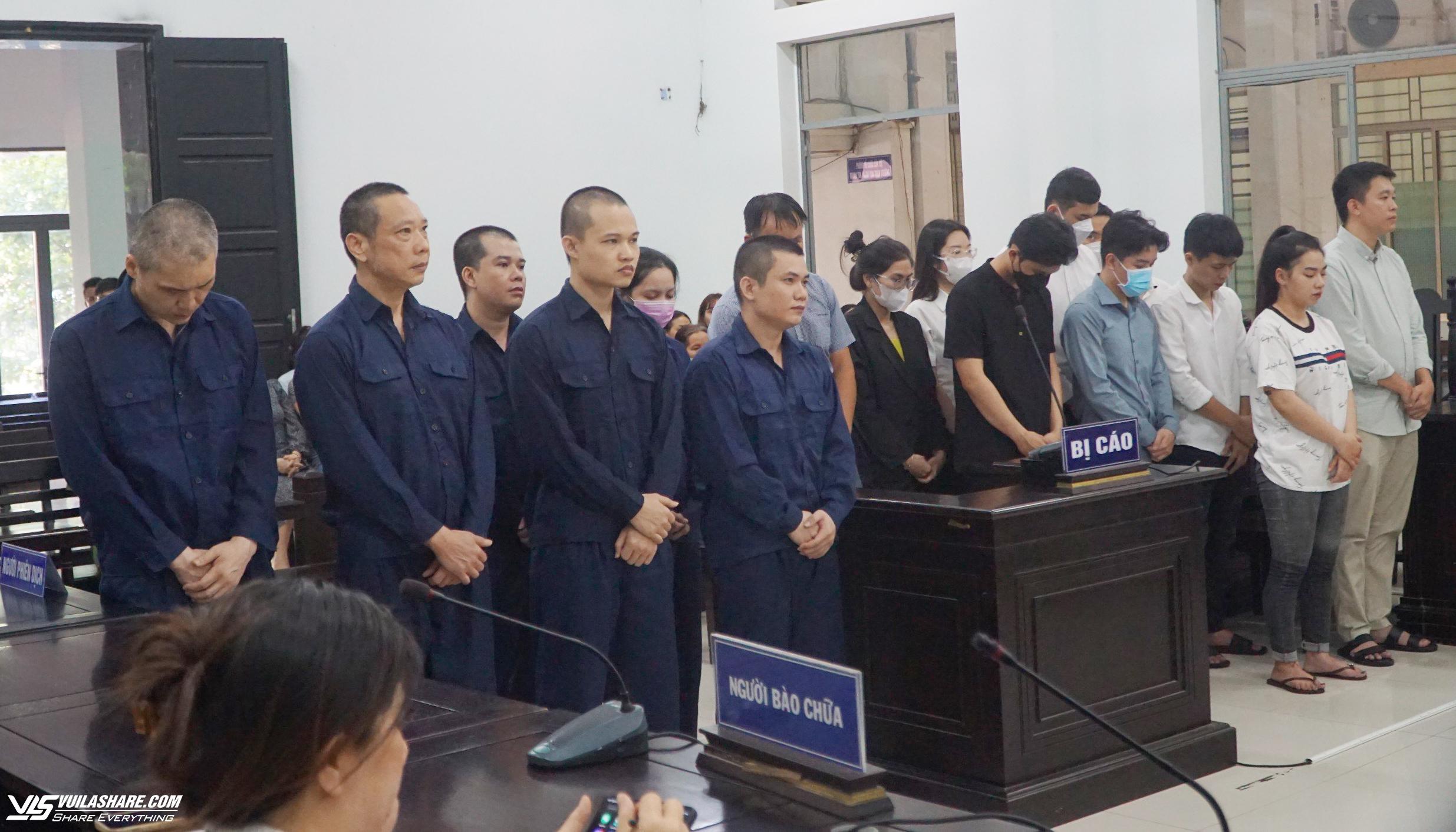 Cựu cán bộ công an 'bảo kê sòng bạc' ở Nha Trang lãnh 4 năm tù- Ảnh 2.