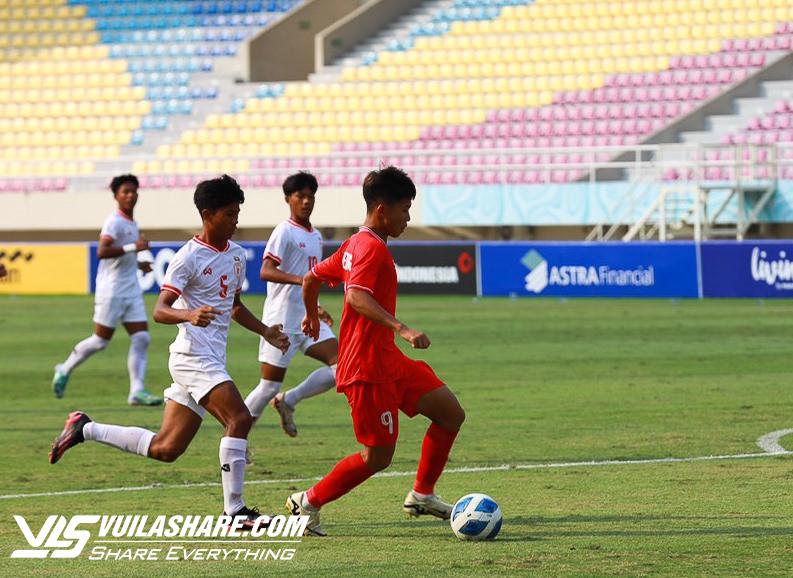 Thắng cực đậm U.16 Myanmar, U.16 Việt Nam vào bán kết Đông Nam Á với ngôi đầu bảng - Ảnh 1.