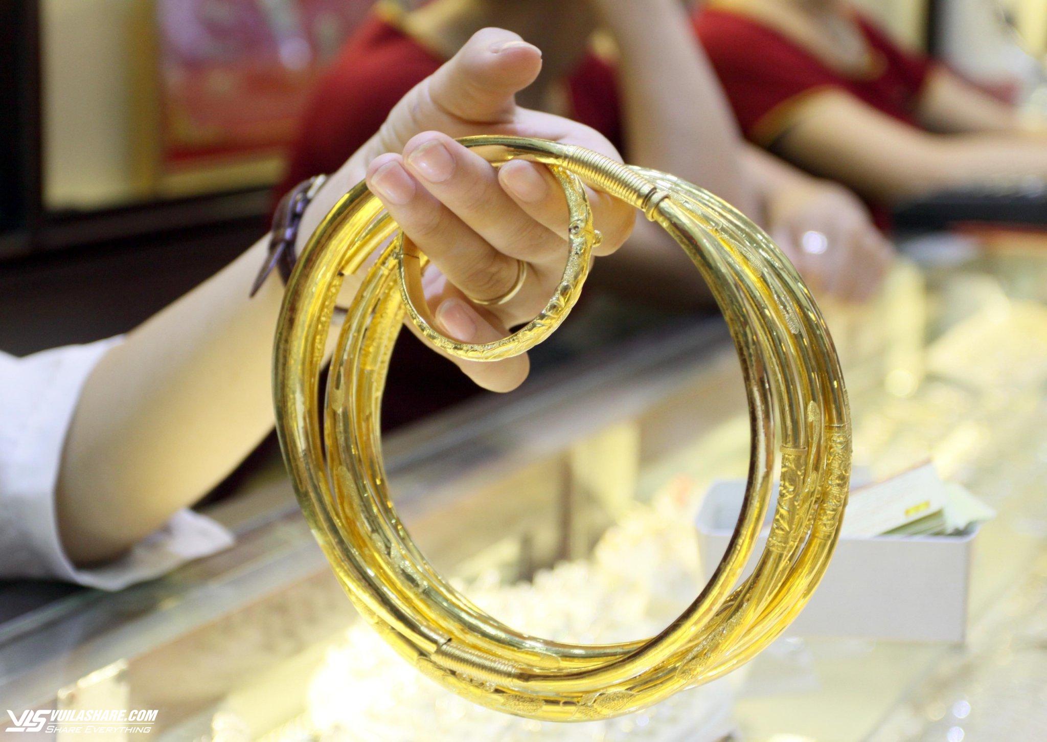 Giá cao kỷ lục, Trung Quốc dẫn đầu về nhu cầu vàng- Ảnh 1.