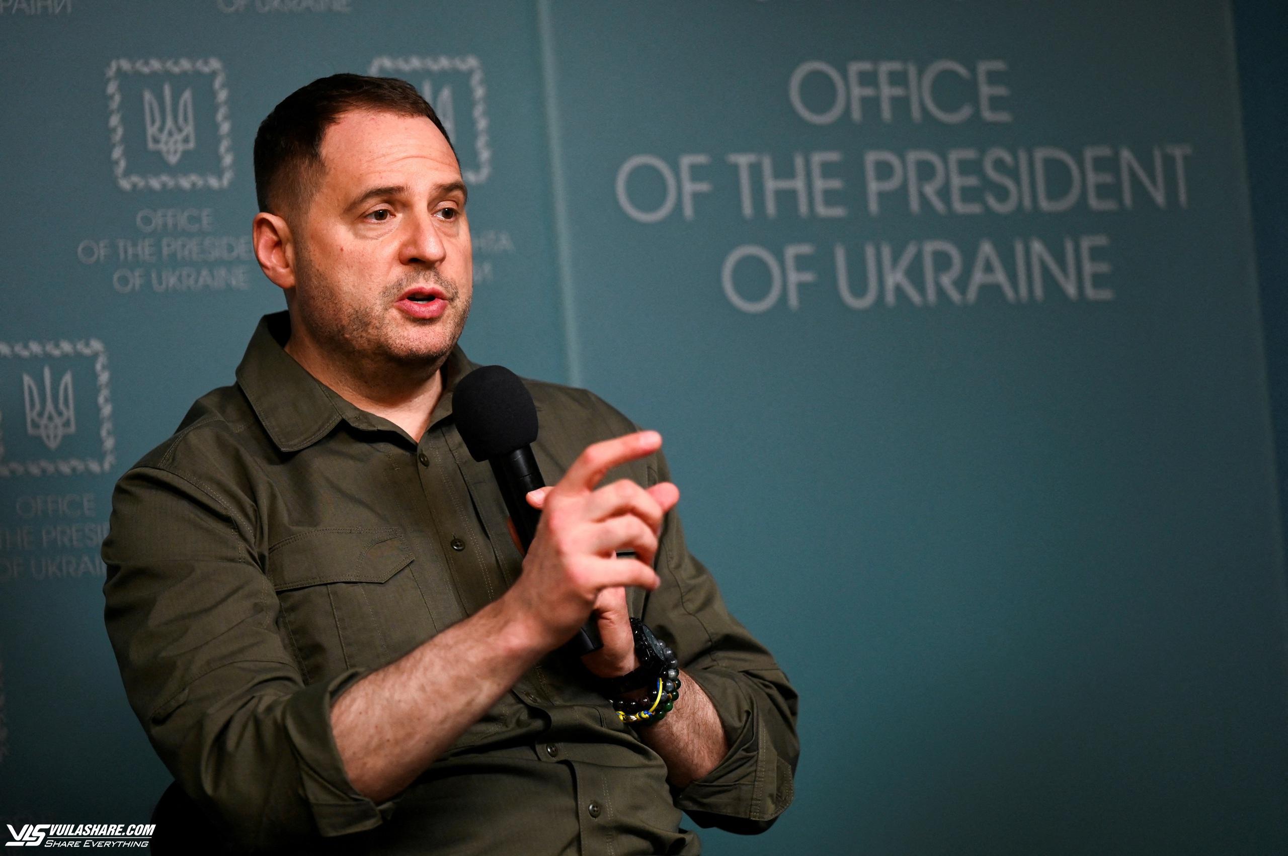 Báo Anh hé lộ nhân vật quyền lực đứng sau tổng thống Ukraine- Ảnh 3.