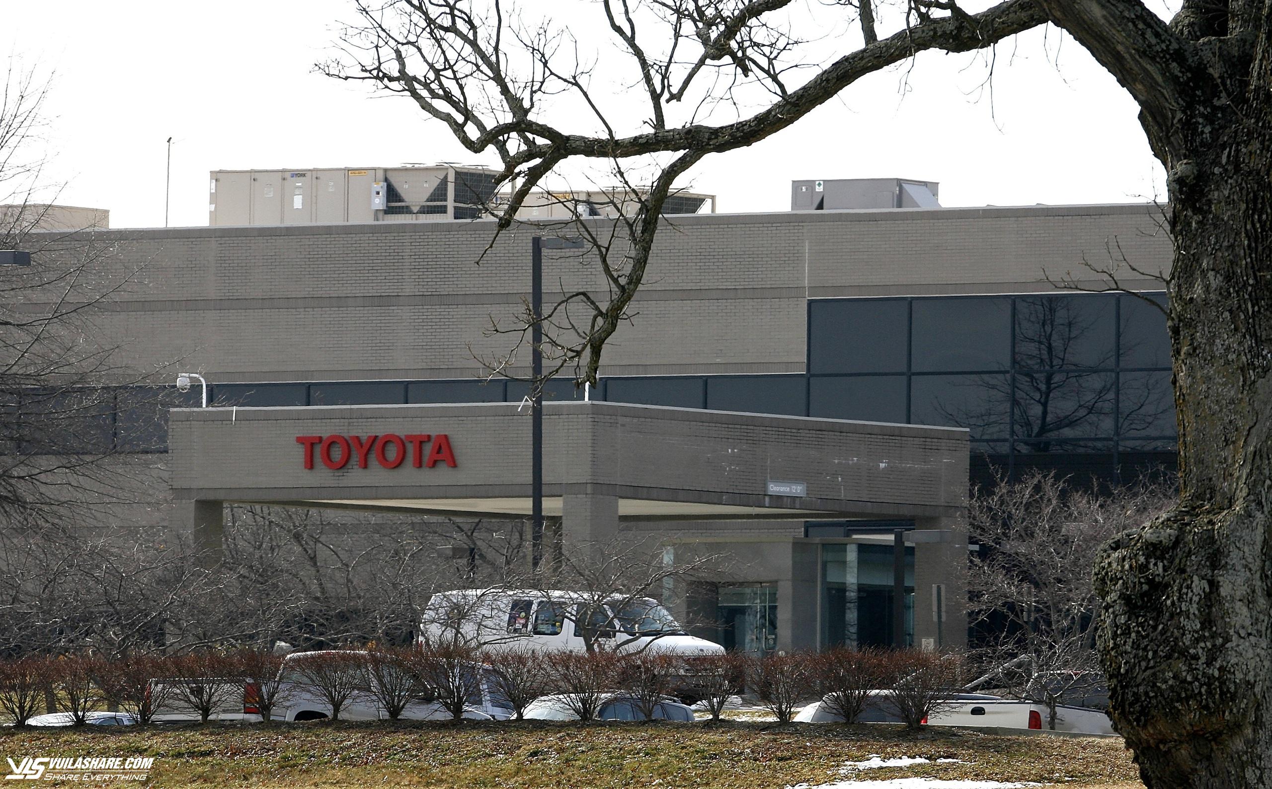 Bê bối thử nghiệm thổi bay 18,5 tỉ USD vốn hóa của Toyota- Ảnh 1.