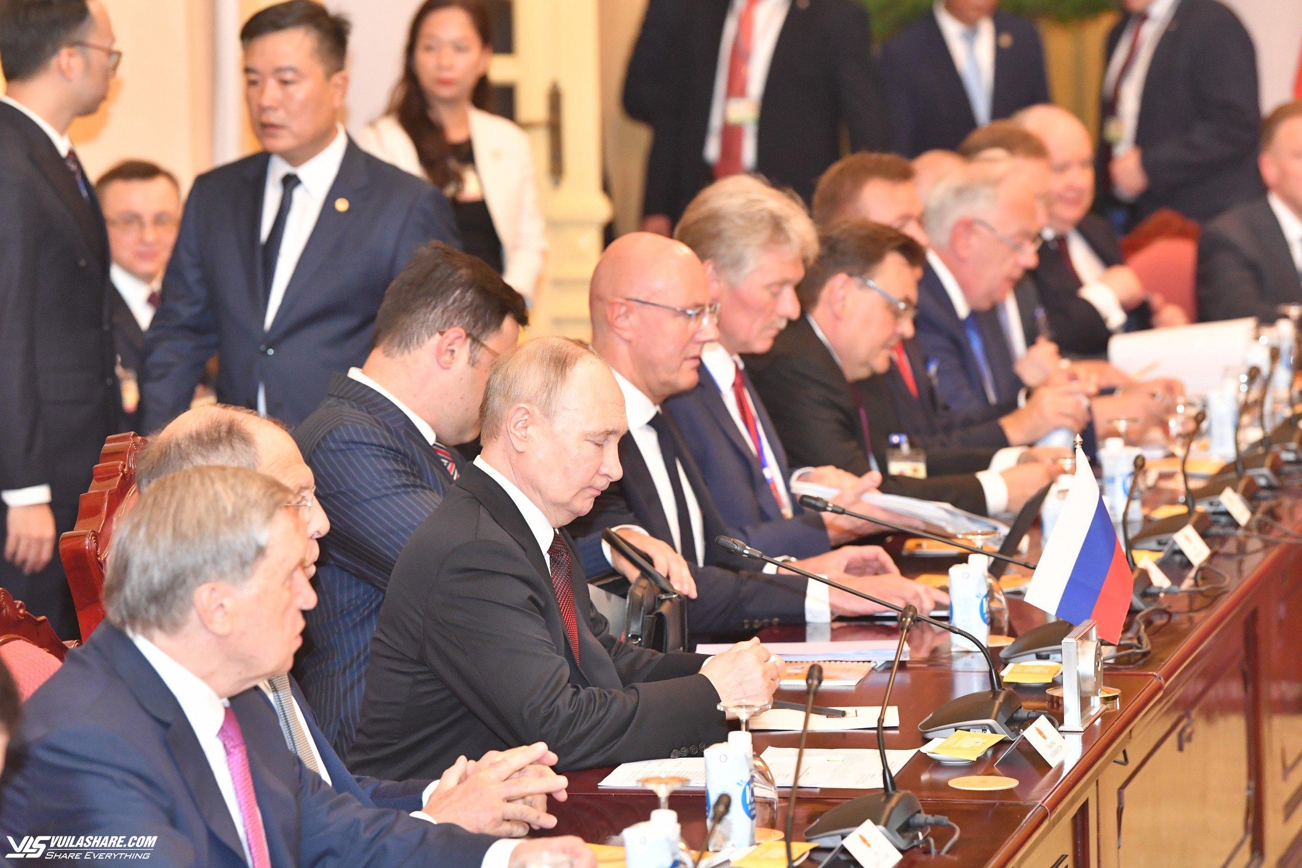 Chủ tịch nước Tô Lâm chủ trì lễ đón Tổng thống Nga Vladimir Putin- Ảnh 7.