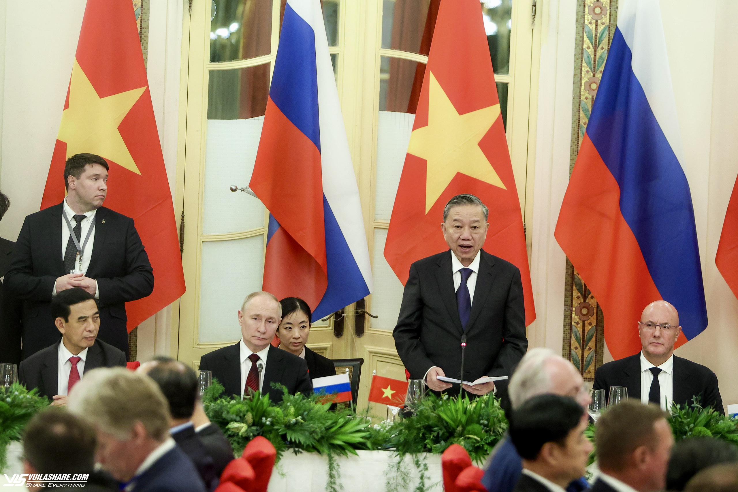 Chủ tịch nước Tô Lâm chủ trì tiệc chiêu đãi Tổng thống Nga Vladimir Putin- Ảnh 1.