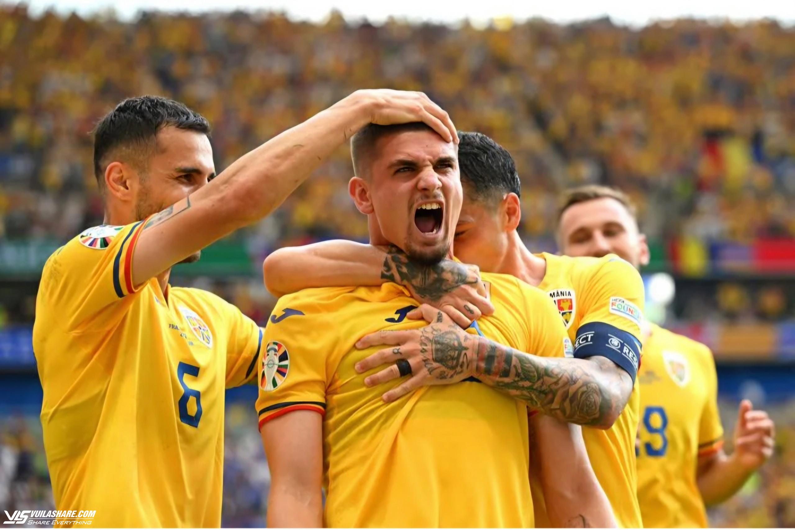 Gay cấn nghẹt thở 4 đội bằng điểm: Romania cùng Slovakia dắt tay nhau đi tiếp, Ukraine bị loại- Ảnh 2.